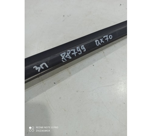 Уплотнитель стекла (задний правый внутренний)