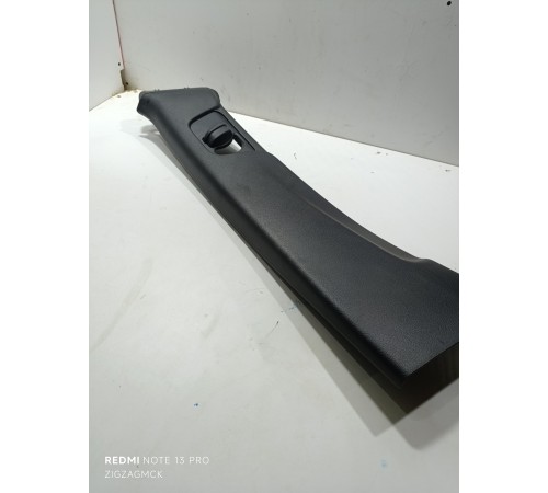 Обшивка центральной стойки левая верхняя