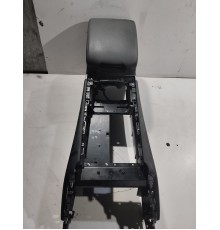 Консоль между сидений-подлокотник