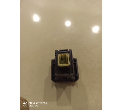 Кнопка включения аварийной сигнализации