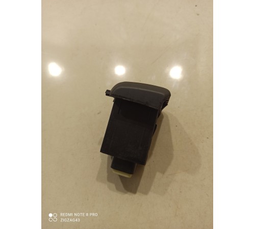 Кнопка включения аварийной сигнализации