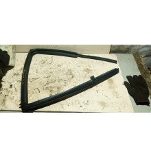 Уплотнитель Стекла двери Задний Левый