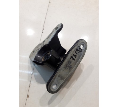 Петля двери (задняя, правая, верхняя)