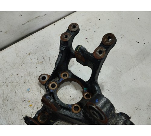 Кулак поворотный задний левый