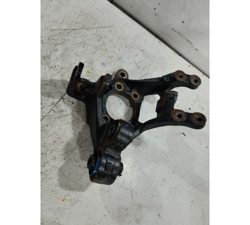 Кулак поворотный задний левый