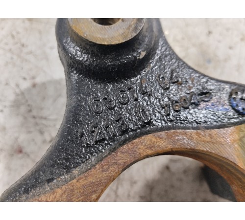 Кулак поворотный задний левый