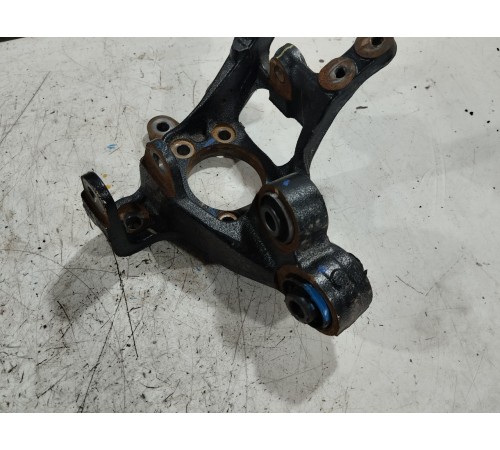 Кулак поворотный задний левый