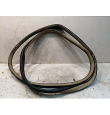 Уплотнитель двери задний левый