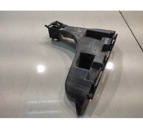 Кронштейн заднего бампера (правый)