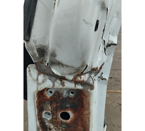 Левый порог кабины со стойкой лобового стекла