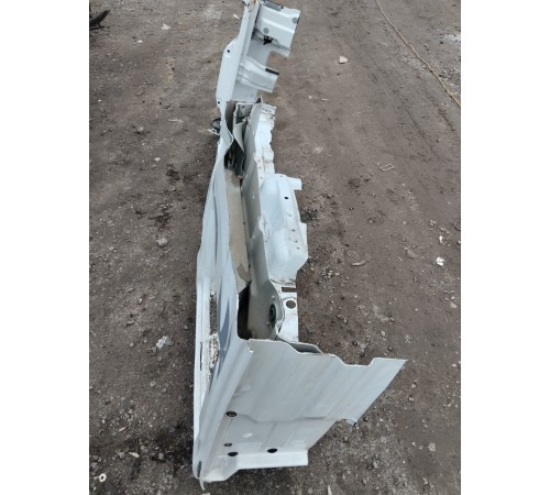 Левый порог кабины со стойкой лобового стекла