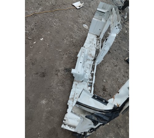 Левый порог кабины со стойкой лобового стекла