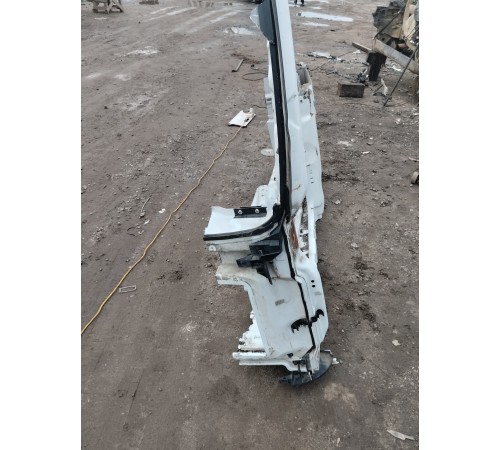 Левый порог кабины со стойкой лобового стекла