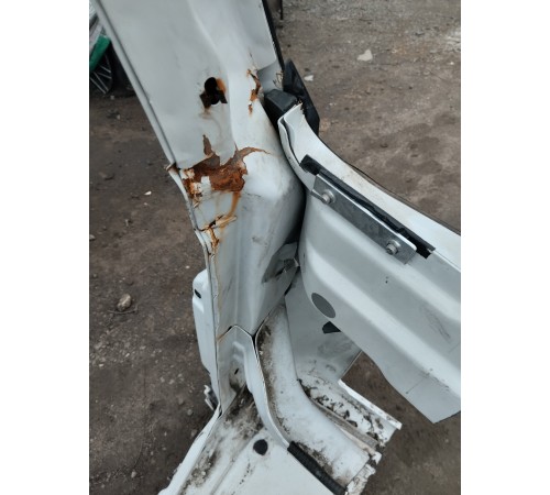 Левый порог кабины со стойкой лобового стекла