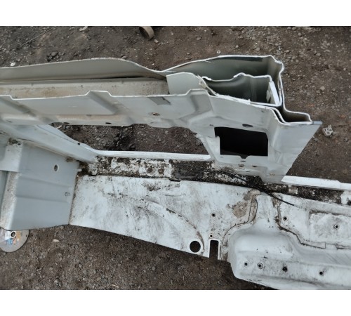 Левый порог кабины со стойкой лобового стекла