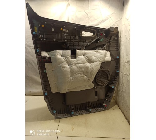 Обшивка двери (передняя, правая)