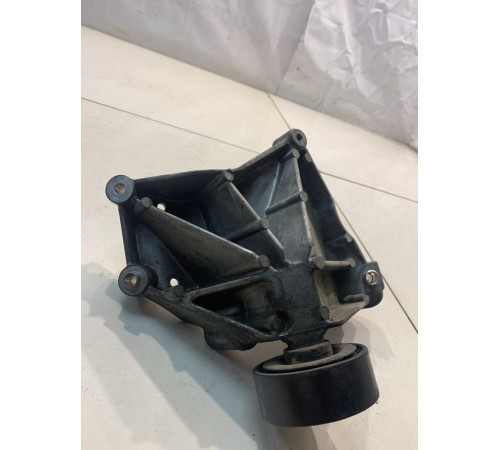 Натяжитель ремня