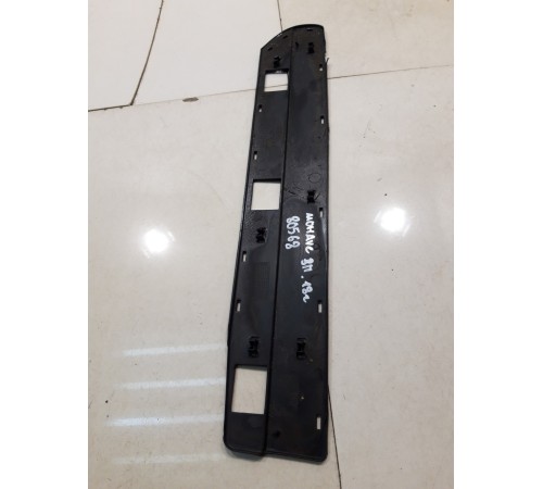 Уплотнитель рейлинга (задний правый)