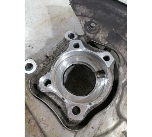 Кулак поворотный задний правый