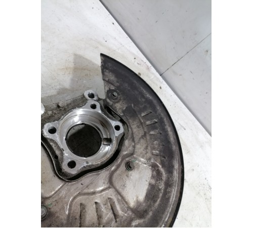 Кулак поворотный задний правый