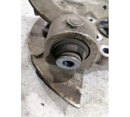 Кулак поворотный задний правый