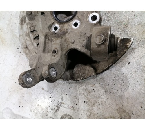 Кулак поворотный задний правый