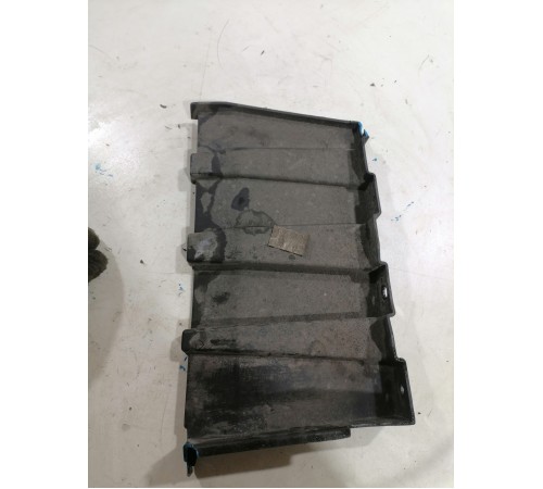 Накладка пластик кузова правый