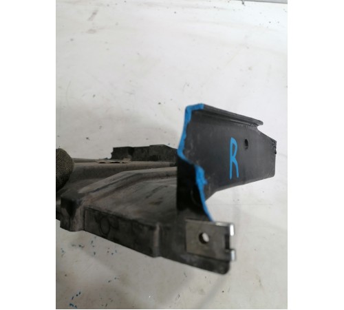 Накладка пластик кузова правый