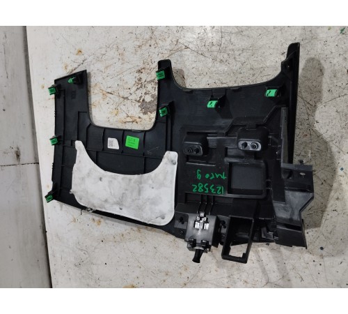 Накладка торпедо нижняя левая