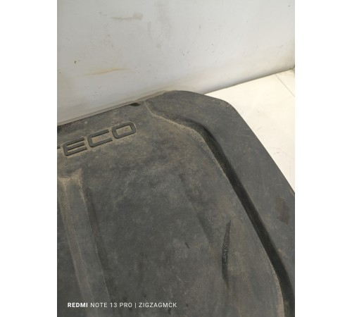 Накладка декоротивная на двигатель