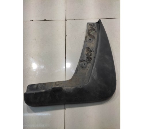 Брызговик (задний, правый)