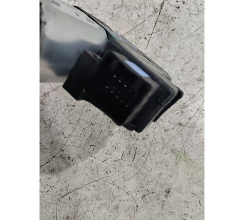 Моторчик панорамной крыши люка передний