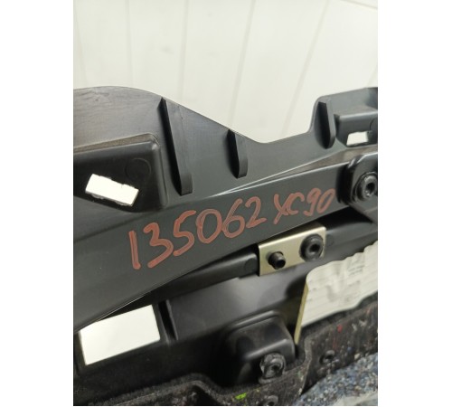 Обшивка багажника левая