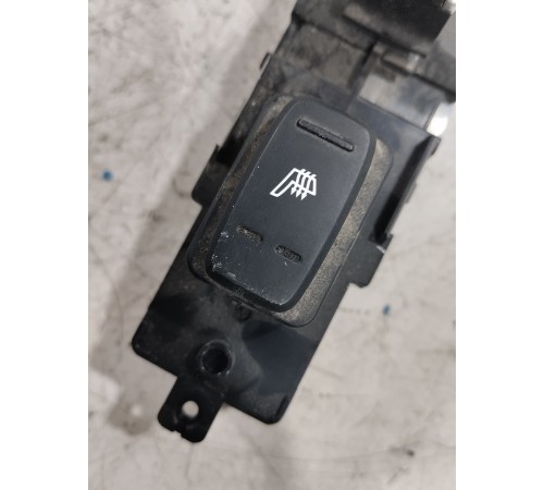 Кнопка стеклоподъемника задняя левая