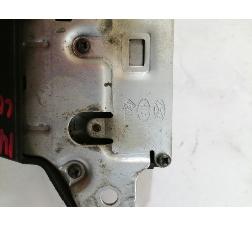 Замок крышки багажника