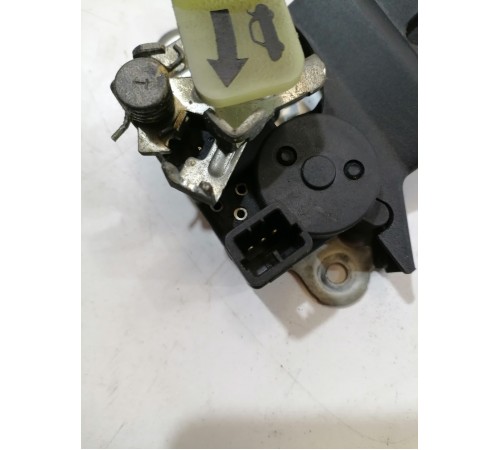 Замок крышки багажника