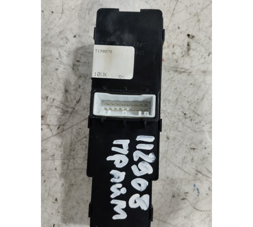 Кнопка стеклоподъемника задняя левая