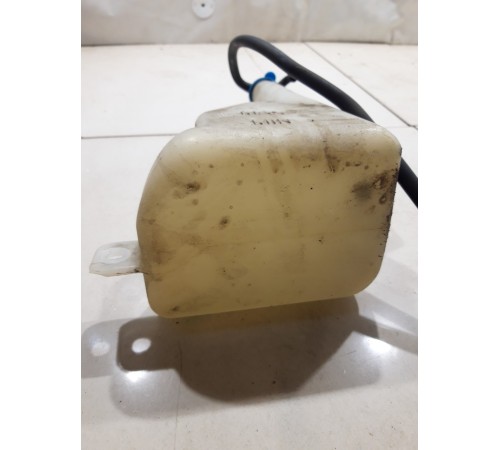 Бачок омывателя лобового стекла