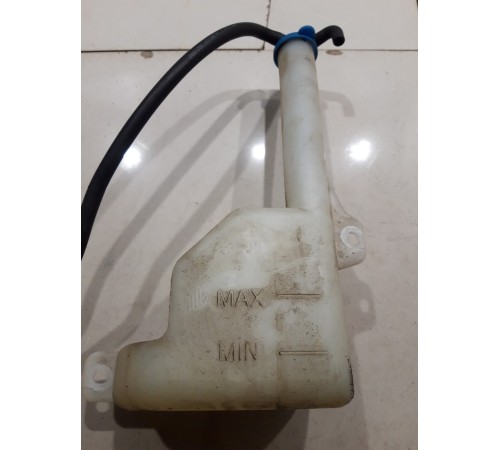 Бачок омывателя лобового стекла