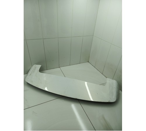 Спойлер крышки двери багажника