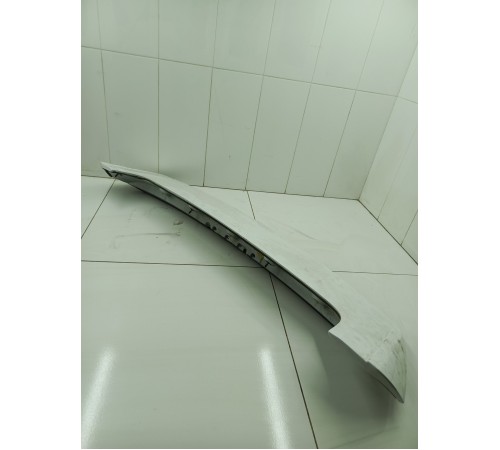 Спойлер крышки двери багажника