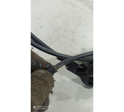 Трос открывания капота с кронштейном