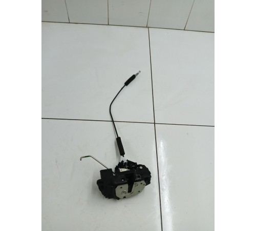 Замок двери передний левый