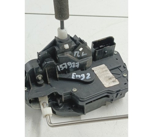 Замок двери передний левый