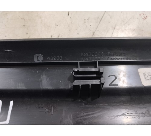 Накладка порога (передняя левая)