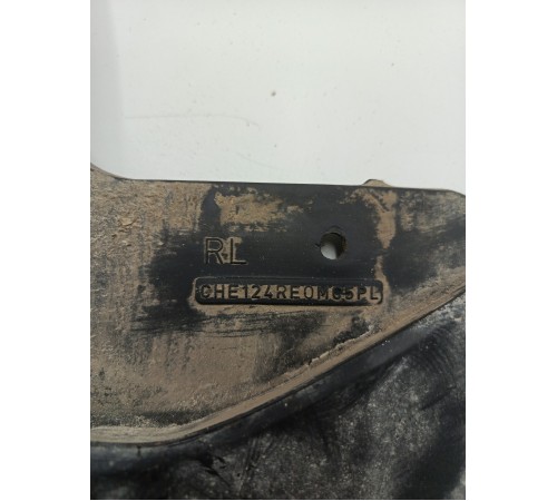 Брызговик задний левый