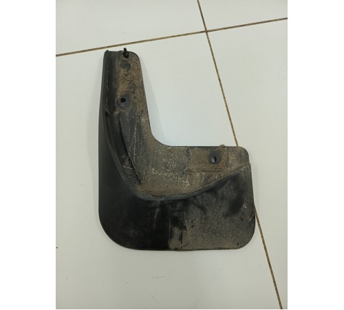 Брызговик задний левый