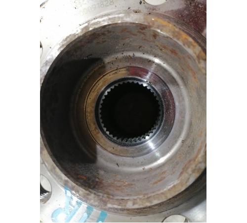 Ступица колеса передняя в сборе