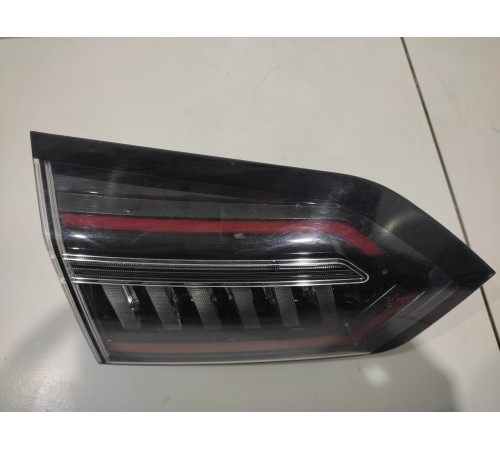 Фонарь крышки багажника левый внутренний