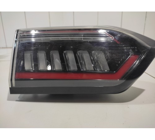 Фонарь крышки багажника левый внутренний